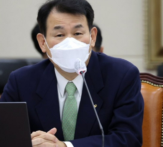 정은보 금융감독원장이 지난 21일 국회 종합국정감사에서 발언하고 있다. (국회사진기자단)